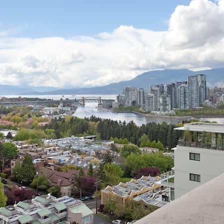Holiday Inn Vancouver-Centre Broadway By Ihg Dış mekan fotoğraf