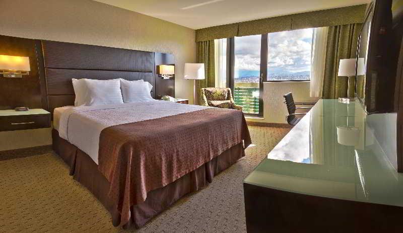 Holiday Inn Vancouver-Centre Broadway By Ihg Dış mekan fotoğraf