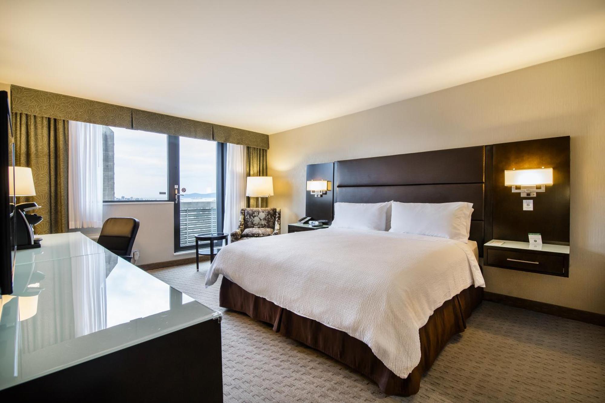 Holiday Inn Vancouver-Centre Broadway By Ihg Dış mekan fotoğraf