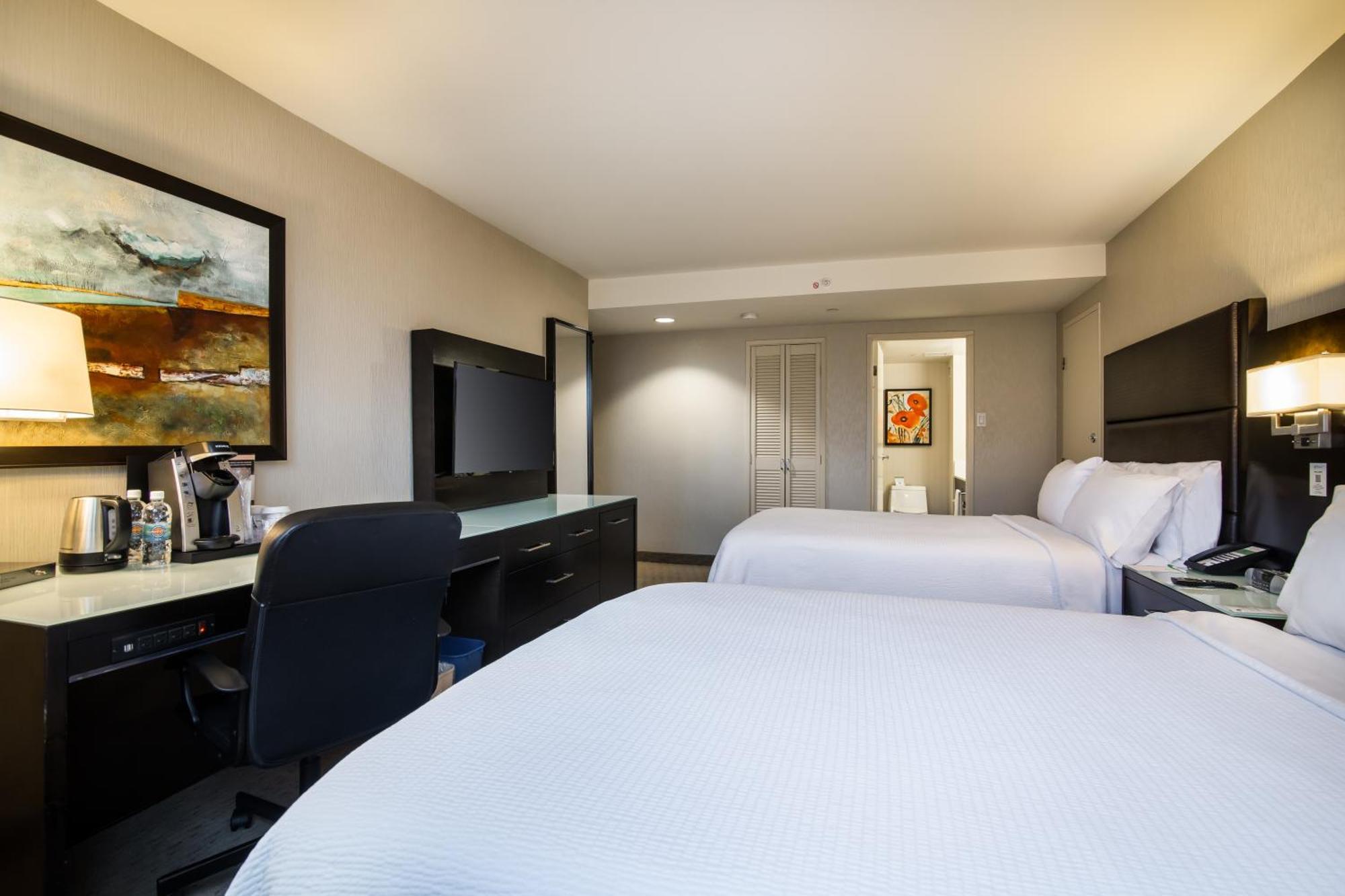 Holiday Inn Vancouver-Centre Broadway By Ihg Dış mekan fotoğraf