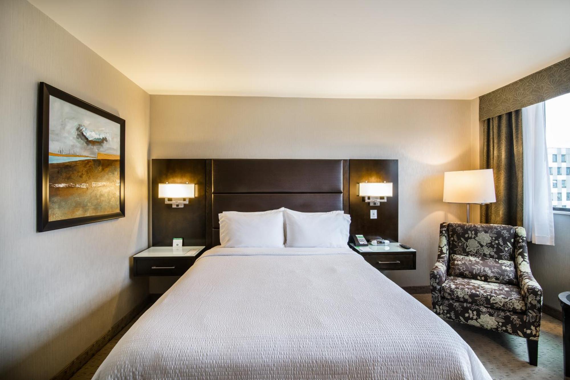 Holiday Inn Vancouver-Centre Broadway By Ihg Dış mekan fotoğraf