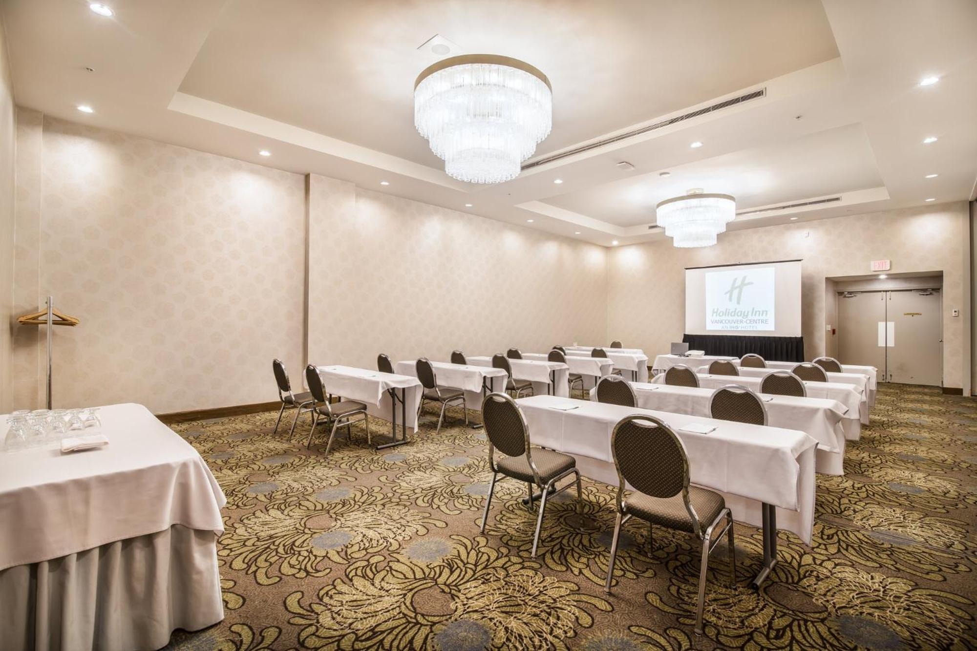 Holiday Inn Vancouver-Centre Broadway By Ihg Dış mekan fotoğraf