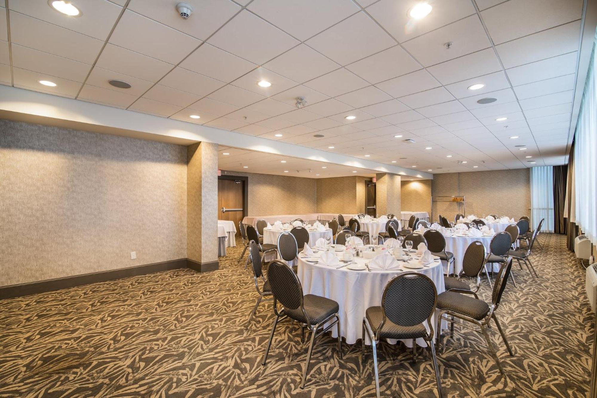 Holiday Inn Vancouver-Centre Broadway By Ihg Dış mekan fotoğraf
