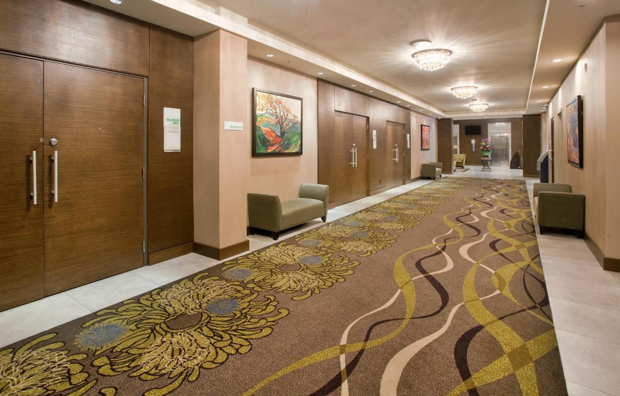 Holiday Inn Vancouver-Centre Broadway By Ihg Dış mekan fotoğraf